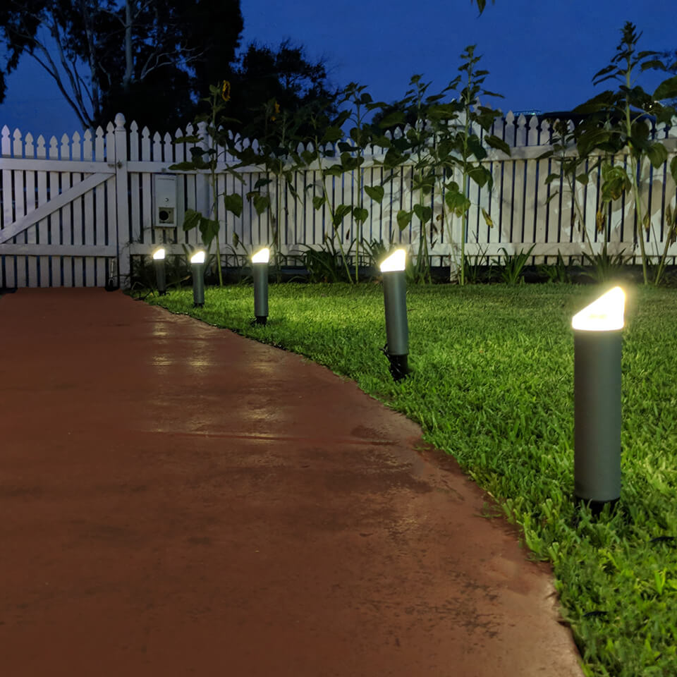 08-holman-warm-white-path-lights