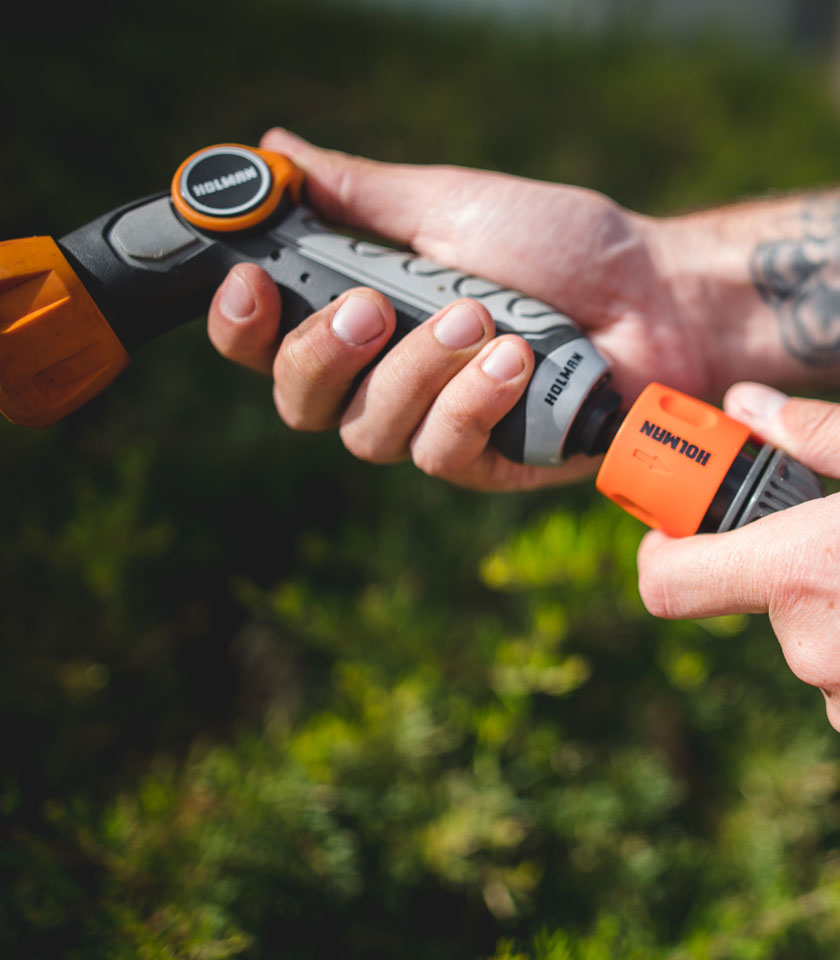 Adjustable-Spray-Gun-with-Thumb-Control-1