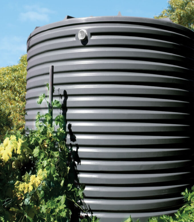 Water tank low pressure system