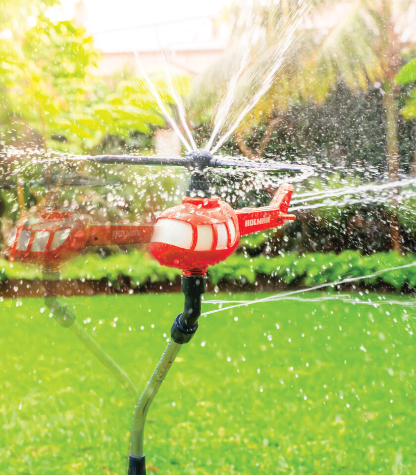 Helisoaker Rotating Helicopter Sprinkler - Red - Image 5